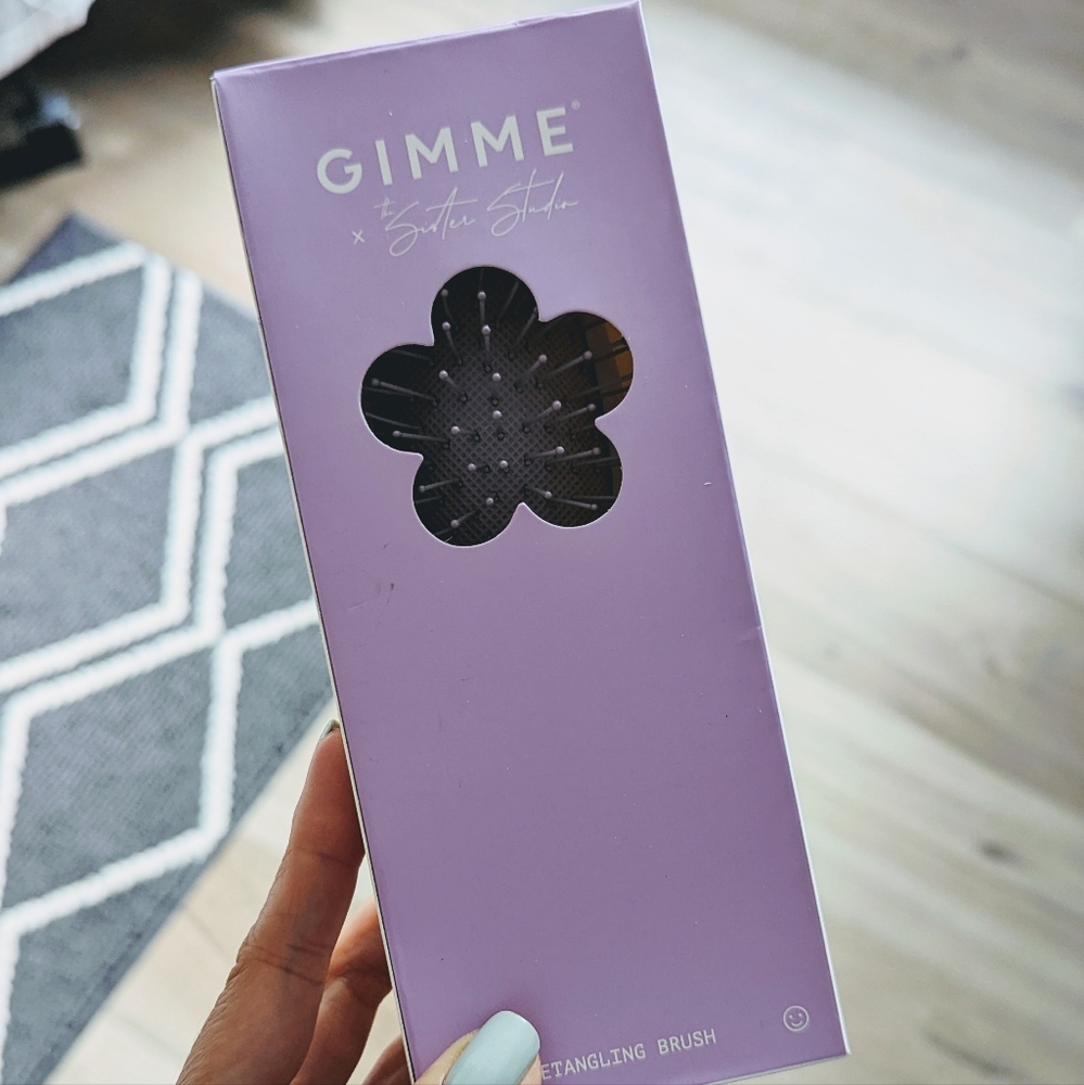 **SOLD** Gimme Mini Travel Detangling Brush